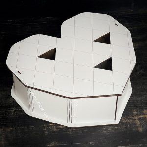 Weiße Herz Geschenkbox 35cm