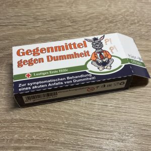 Verpackung im Apothekenstyle "Gegen Dummheit"