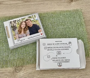 Ein personalisiertes Fotogeschenk mit Erinnerungsfoto und Schokolade