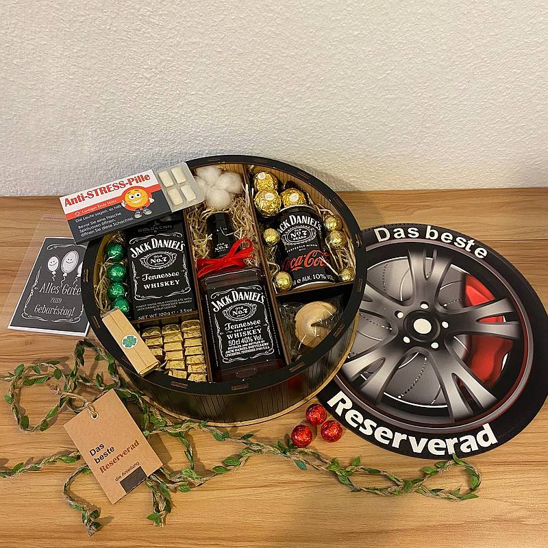 Geschenke des Personals für den Direktor