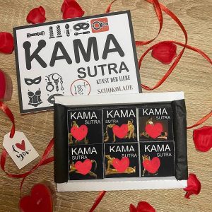 Verpackungsgröße: 150x100x10mm. Erotische Pralinen Kamasutra Geschenke für Erwachsene. Anzahl der Schokoladen "Ovalette Madlen Schokolade Vollmilch 40х40mm" mit Foto - 6 Stück. Die Schokoladen kaufe ich bei der Firma mytortenland.de.
