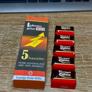 Humorvolle Geschenke. Süßigkeiten in Apothekenverpackung.