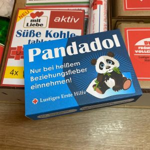 kreative süße lustige Geschenke Pandadol