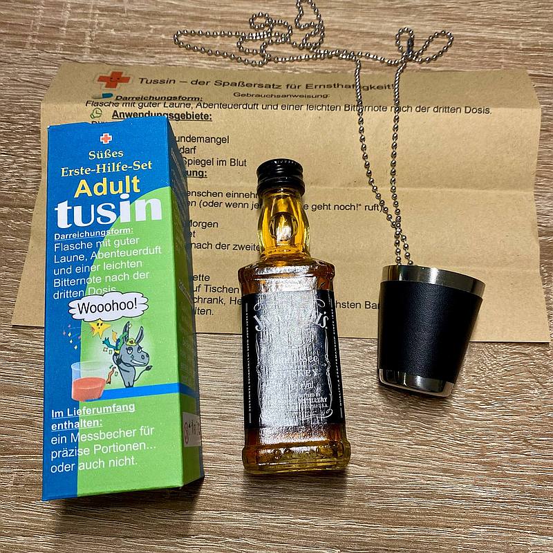 Der Schachtel Tusin mit Jack Daniel’s Miniature