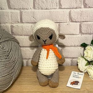 Amigurumi Schaf mit Schal