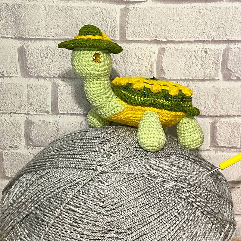 Amigurumi Schildkröte „Prinzessin Perline“ (Handgemachte Geschenke)
