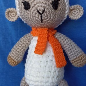 Amigurumi Schaf mit Schal