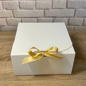 Geschenkbox aus Karton 20x20x10cm