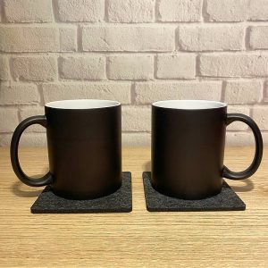 Chamäleontasse schwarz mit persönlichem Aufdruck in Leipzig