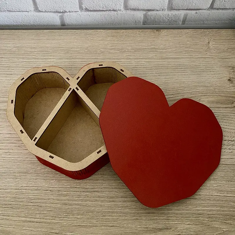 Rote Herzbox