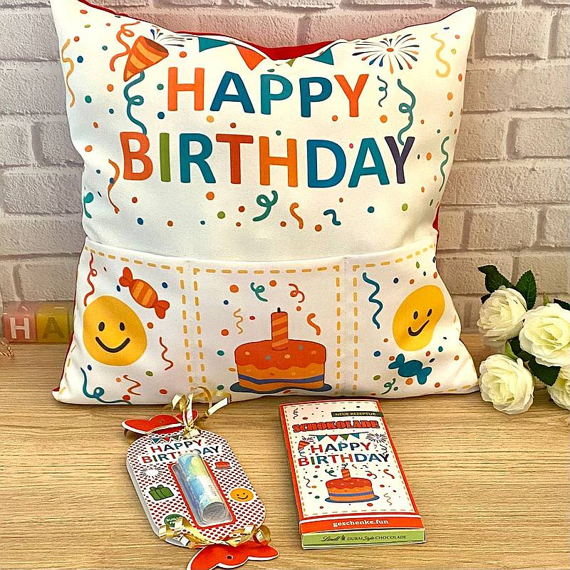 Kissen Happy Birthday mit Taschen und Dekor