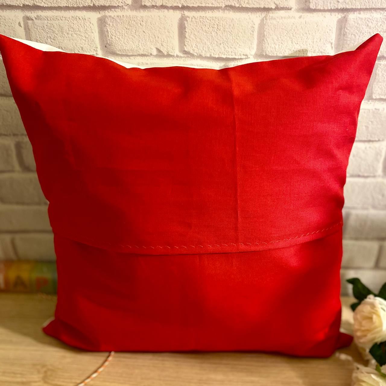 Червона подушка 40х40см