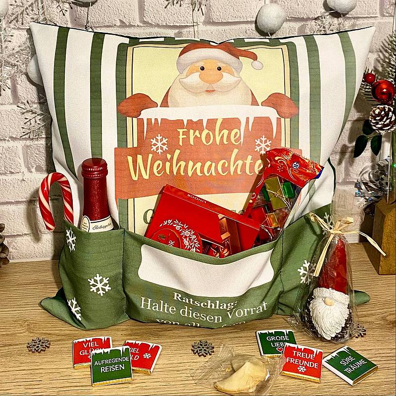 Kissen Frohe Weihnachten, personalisiert mit Namen Frau