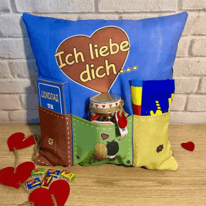 Set: Kissen, Schokolade und Love is… Kaugummis