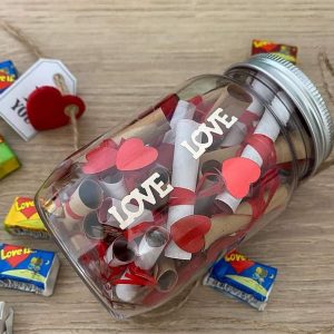 Plastikdose mit Liebesgründen