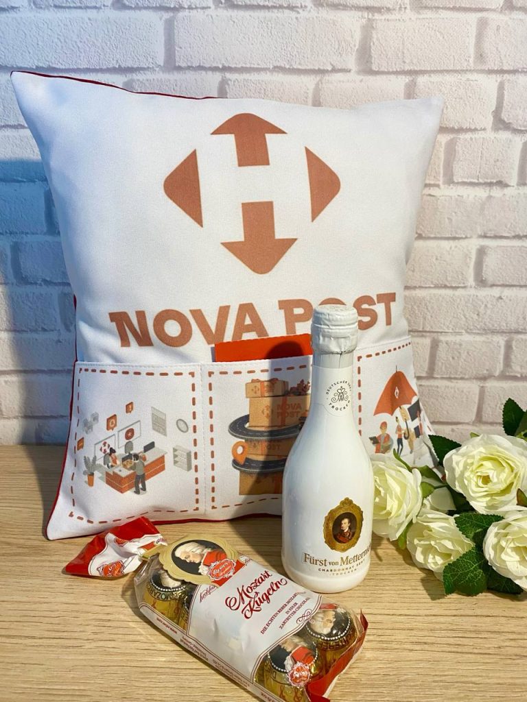 Kissen mit Taschen, mit Logo gebrandet