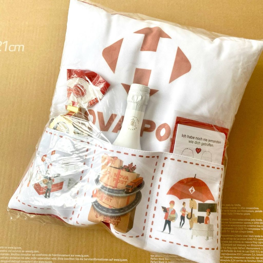 Kissen mit Taschen, mit Logo gebrandet