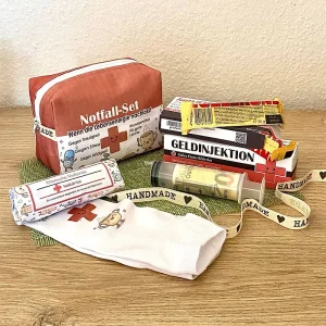 Handgefertigtes Accessoire: Kulturbeutel Notfall-Set Geschenk