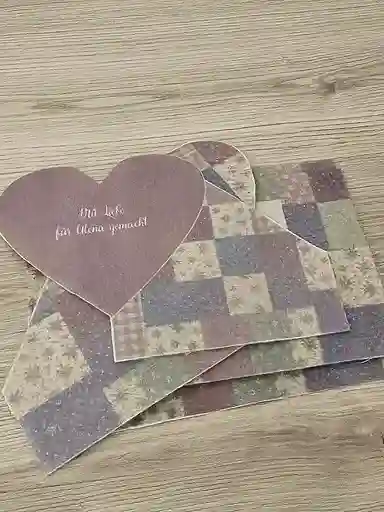 Handgemachte Kosmetiktasche aus Patchwork mit Spruch (5)