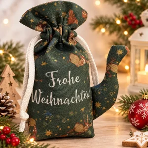 Ein Beutel mit Weihnachtsmotiv in Form einer Teekanne